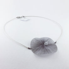 Carica l'immagine nel visualizzatore di Gallery, Collana Dandelion