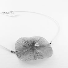 Carica l'immagine nel visualizzatore di Gallery, Collana Dandelion