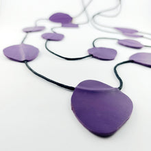 Carica l'immagine nel visualizzatore di Gallery, Collana Irregular