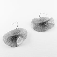 Carica l'immagine nel visualizzatore di Gallery, Orecchini Dandelion