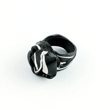 Carica l'immagine nel visualizzatore di Gallery, Anello grande V33 White Album