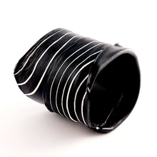 Carica l'immagine nel visualizzatore di Gallery, Bracciale alto V33 White Album