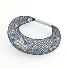 Carica l'immagine nel visualizzatore di Gallery, Bracciale ciambella grande