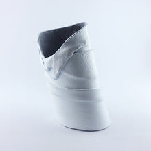 Carica l'immagine nel visualizzatore di Gallery, Bracciale V33 White lungo