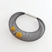 Carica l'immagine nel visualizzatore di Gallery, Bracciale ciambella grande