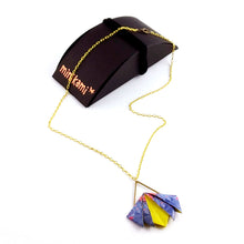 Carica l'immagine nel visualizzatore di Gallery, Ciondolo Triangolo Fiore di Loto