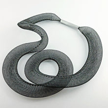 Carica l'immagine nel visualizzatore di Gallery, Collana Wave piccola - "Raid a wave"