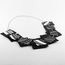 Carica l'immagine nel visualizzatore di Gallery, Collana V33 Tessere girocollo