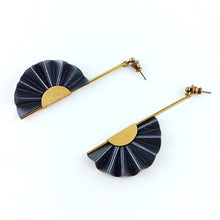 Carica l'immagine nel visualizzatore di Gallery, Orecchini Sensu Lungo