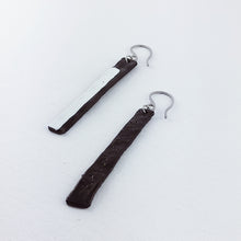 Carica l'immagine nel visualizzatore di Gallery, Orecchini V33 White Album semplici