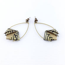 Carica l'immagine nel visualizzatore di Gallery, Orecchini Fiore di Loto