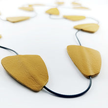 Carica l&#39;immagine nel visualizzatore di Gallery, Collana Trapezia
