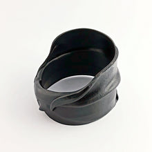 Carica l&#39;immagine nel visualizzatore di Gallery, Bracciale medio V33 Black
